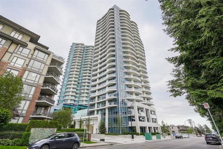 Exterior view of 1500 Martin Street White Rock BC luxury highrise condominium tower